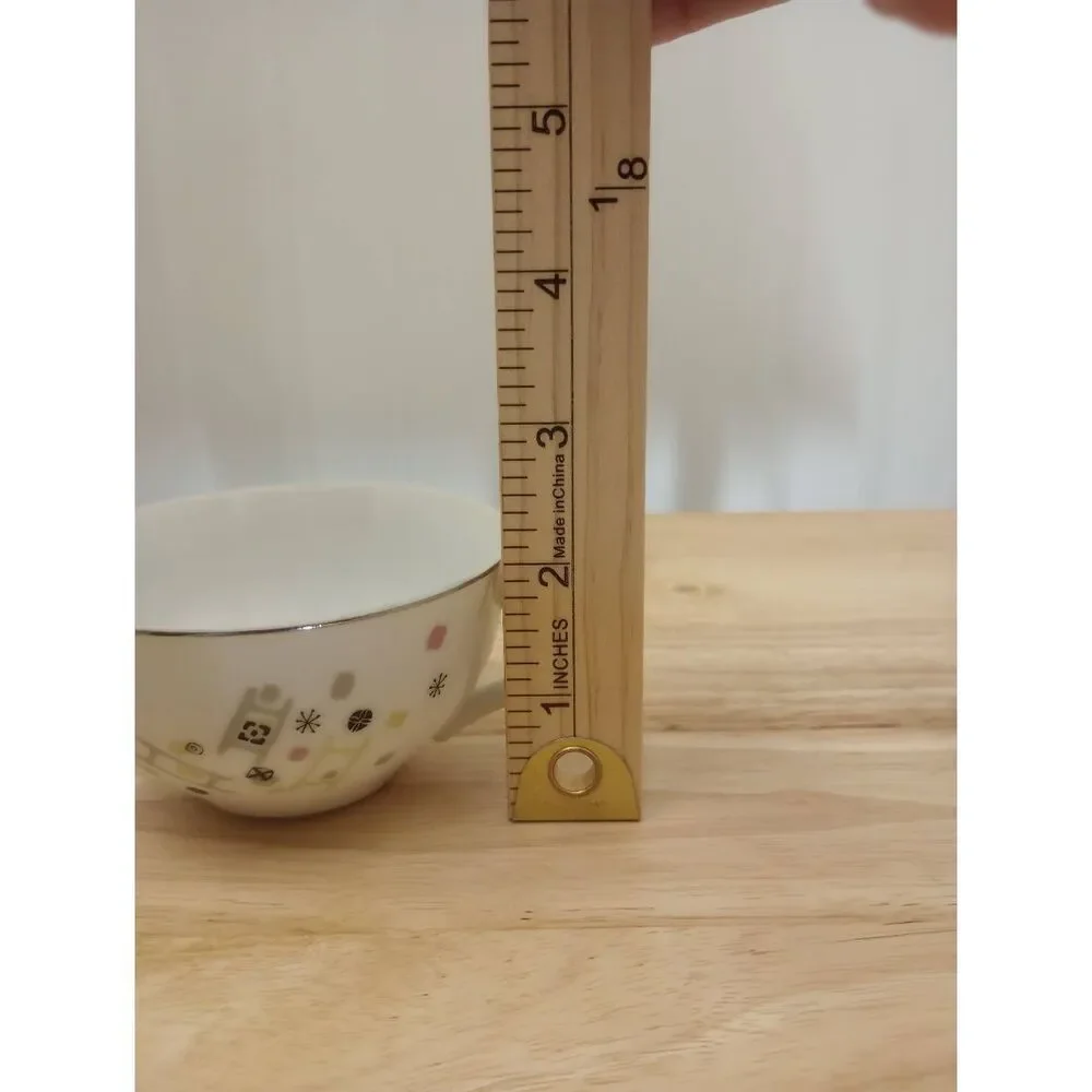 Two vintage MCM Laurel China tea cups 